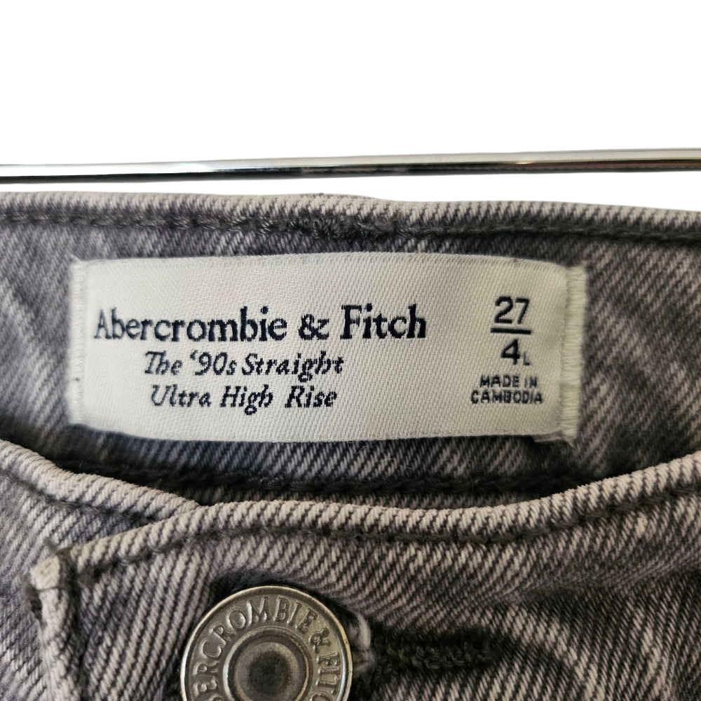 Abercrombie & Fitch Curve Love 90s Straight Ultra High Rise Jeans, Gray, 27/4 - Picture 3 of 10